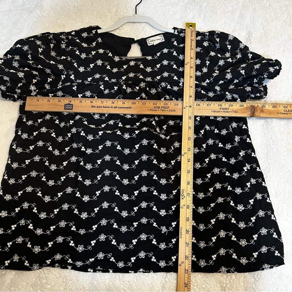 100% Cotton Charming Black and White Floral Blouse - Picture 6 of 9